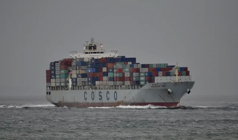 COSCO NEW YORK Container Ship IMO 9335185 photo 4