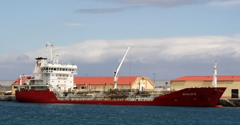 FAVOUR Tanker IMO 9335898