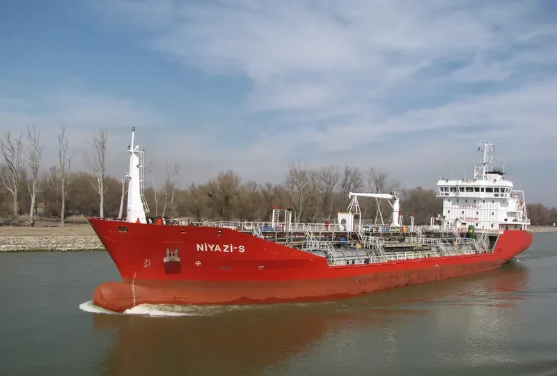FAVOUR Tanker IMO 9335898 photo 4