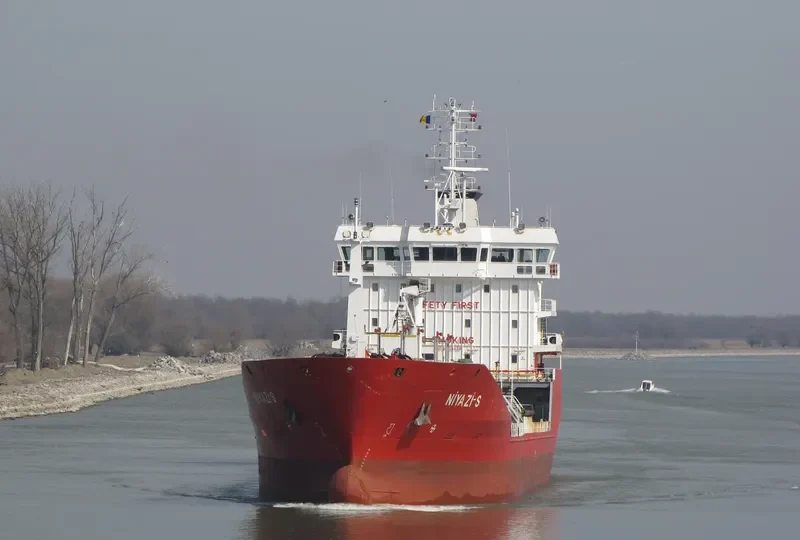FAVOUR Tanker IMO 9335898 photo 5