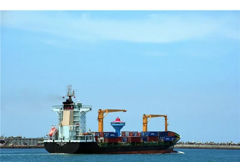 VEGA ZETA Container Ship IMO 9336347 photo 4