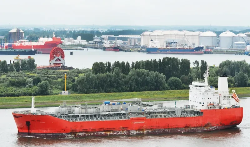 DVINA GULF Tanker IMO 9336464 photo 3
