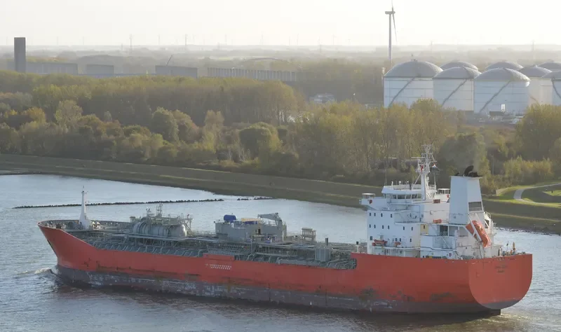 DVINA GULF Tanker IMO 9336464 photo 9