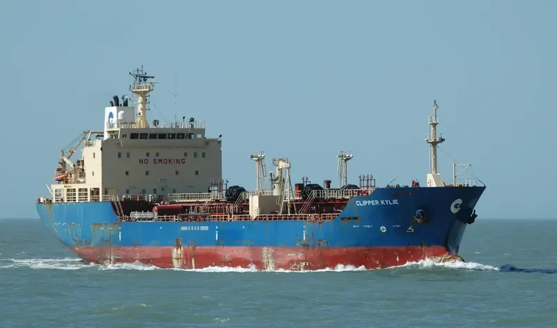 FORTUNE JIWON Tanker IMO 9337298 photo 3