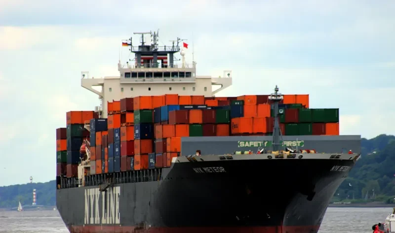 NYK METEOR Container Ship IMO 9337638 photo 8