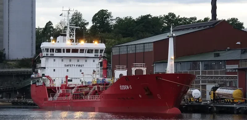OZDEN S Tanker IMO 9338735 photo 9