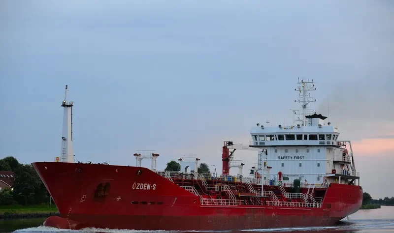 OZDEN S Tanker IMO 9338735 photo 10