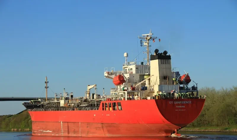 CT CONFIDENCE Tanker IMO 9340427 photo 8