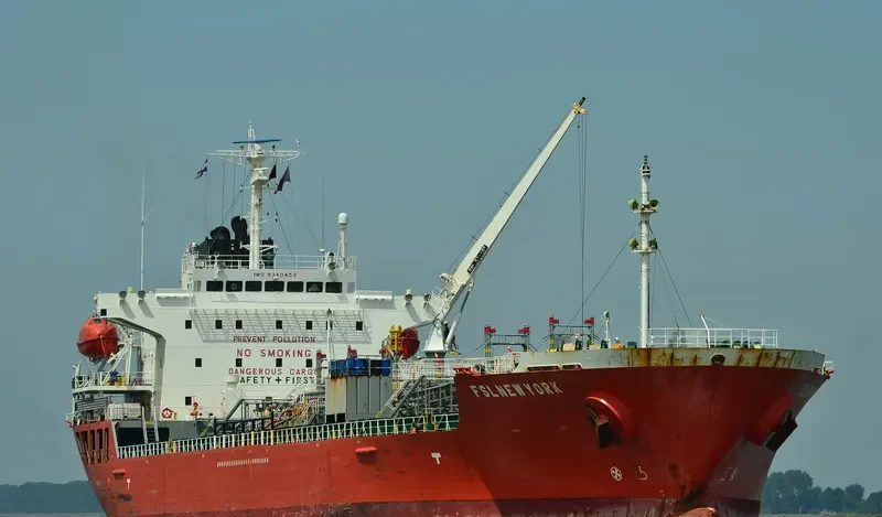 FSL NEW YORK Tanker IMO 9340453 photo 4