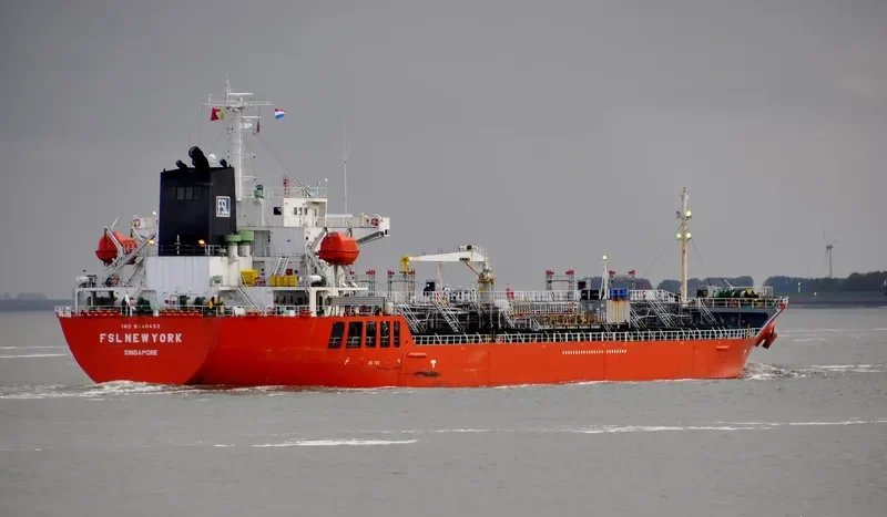 FSL NEW YORK Tanker IMO 9340453 photo 7