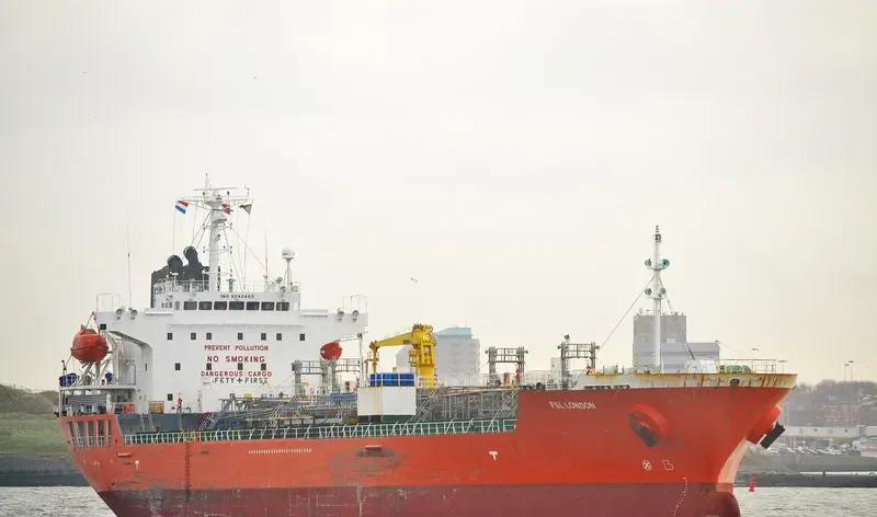 FSL LONDON Tanker IMO 9340465 photo 2