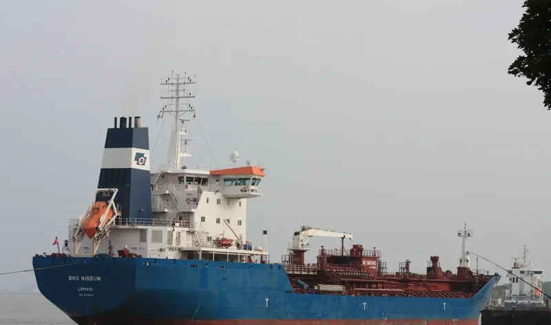 BRO NISSUM Tanker IMO 9340623 photo 2