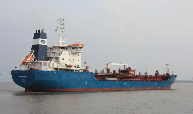 BRO NISSUM Tanker IMO 9340623 photo 3