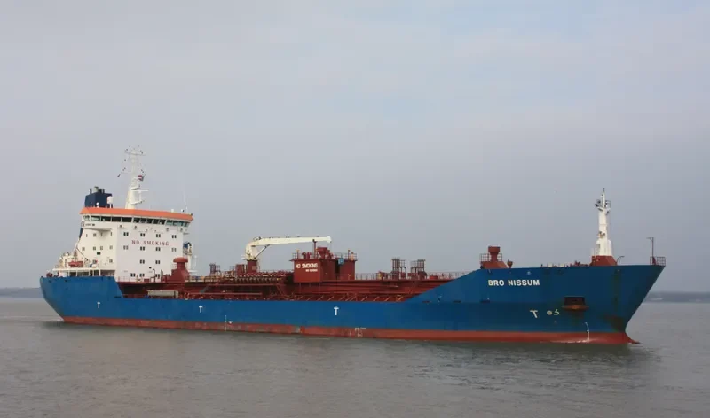 BRO NISSUM Tanker IMO 9340623 photo 4