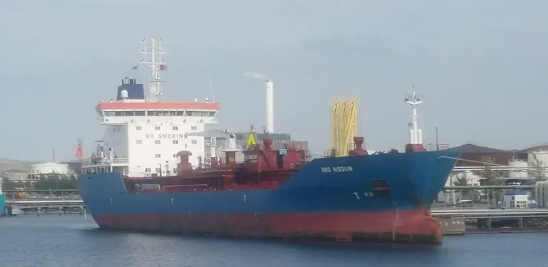 BRO NISSUM Tanker IMO 9340623 photo 8