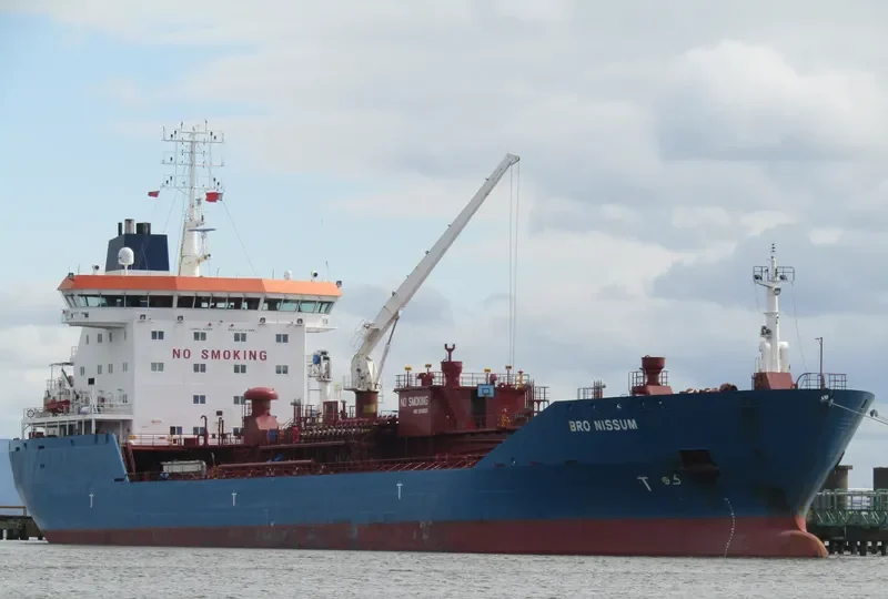 BRO NISSUM Tanker IMO 9340623 photo 10