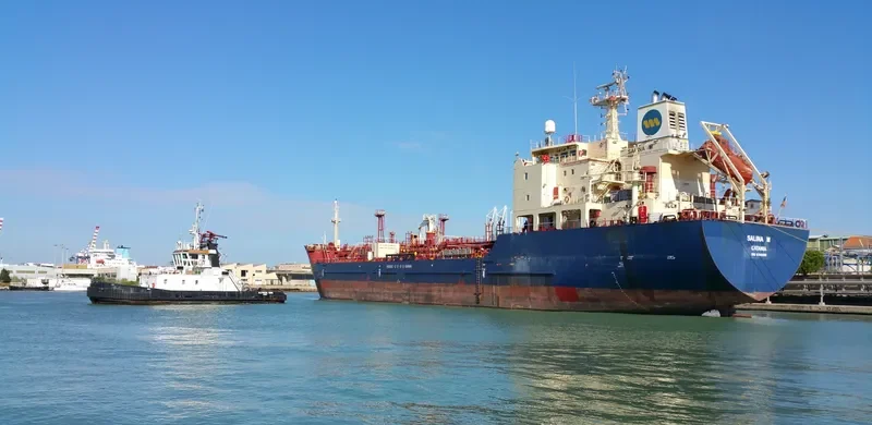 SALINA M Tanker IMO 9340910 photo 3