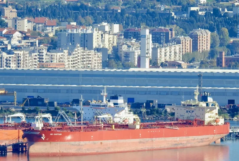 NS CAPTAIN Tanker IMO 9341067 photo 3