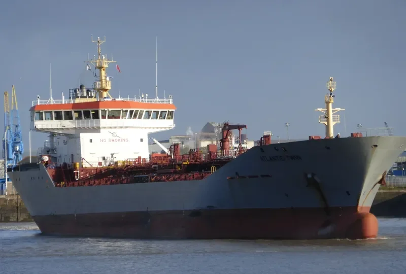 ATLANTIC TWIN Tanker IMO 9341328 photo 4