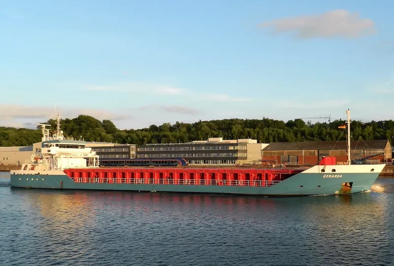 KARESSA Container Ship IMO 9341770 photo 3