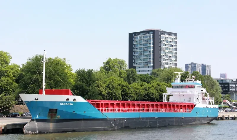 KARESSA Container Ship IMO 9341770 photo 4