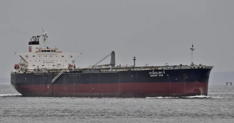 RADIANT STAR Tanker IMO 9343211 photo 3