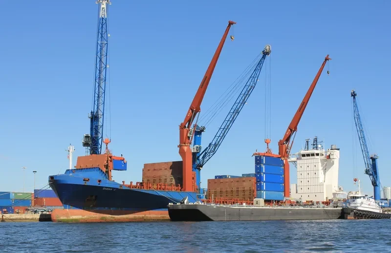 DIANA J Container Ship IMO 9344239 photo 10