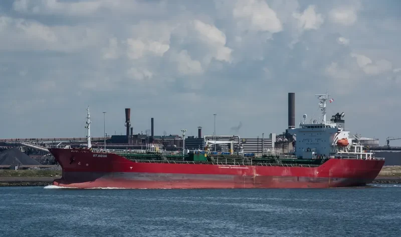 LOYAL Tanker IMO 9345881 photo 7