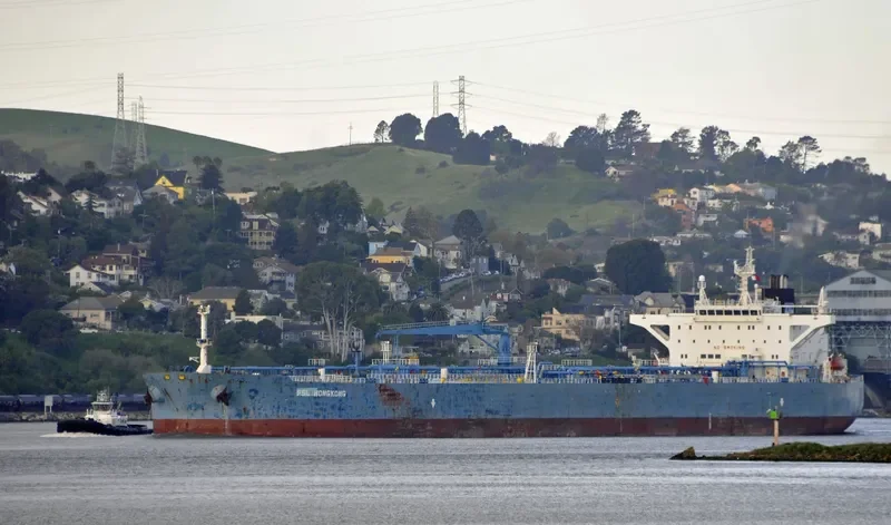 FSL HONG KONG Tanker IMO 9346732 photo 3