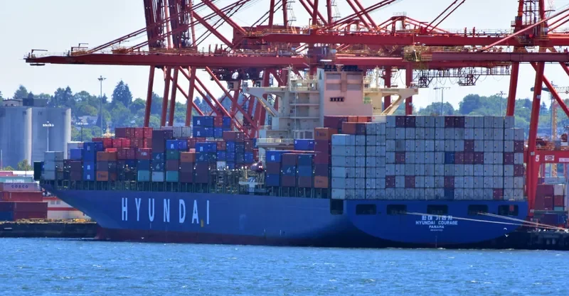 HYUNDAI COURAGE Container Ship IMO 9347542 photo 5