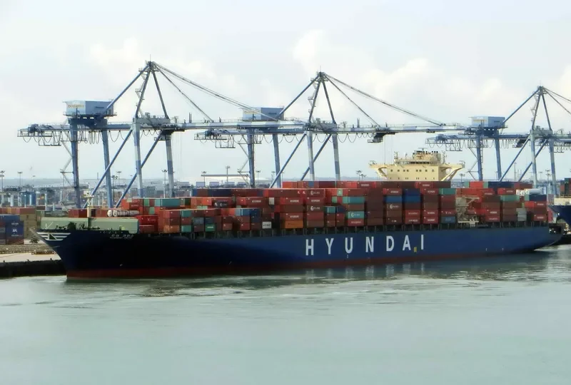 HYUNDAI FAITH Container Ship IMO 9347554 photo 3