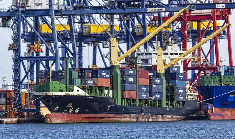 CONTSHIP MAX Container Ship IMO 9347786 photo 7
