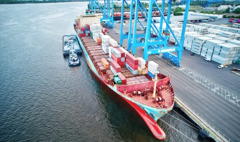 MAERSK INVERNESS Container Ship IMO 9348156 photo 6