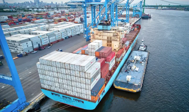 MAERSK INVERNESS Container Ship IMO 9348156 photo 8