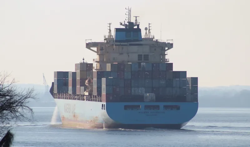 MAERSK INVERNESS Container Ship IMO 9348156 photo 9