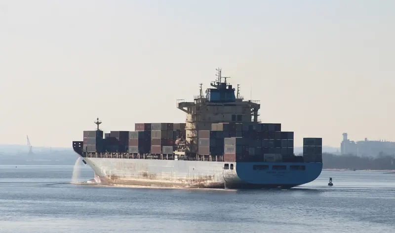 MAERSK INVERNESS Container Ship IMO 9348156 photo 10