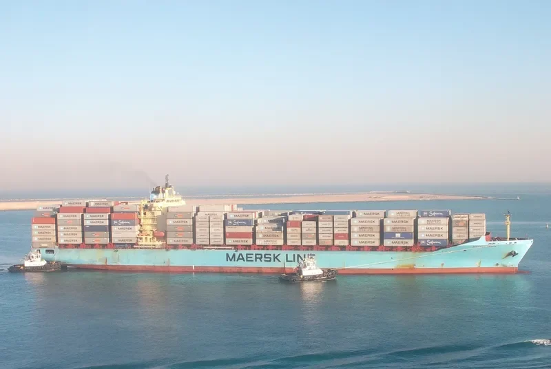 MAERSK IZMIR Container Ship IMO 9348168 photo 3