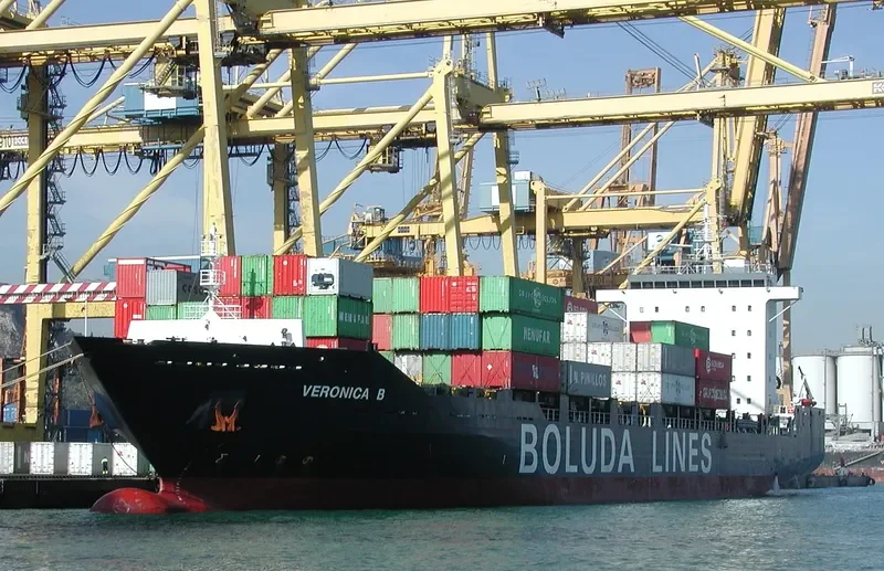 VERONICA B Container Ship IMO 9348625 photo 4