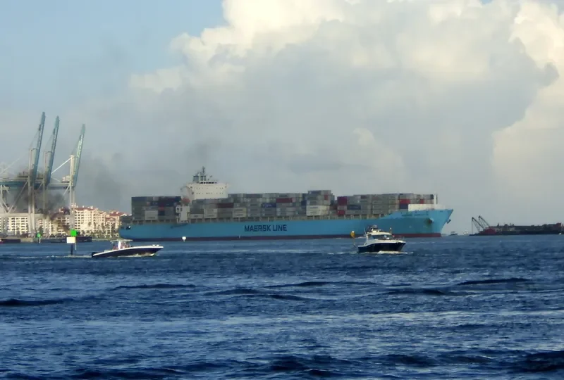 MEMPHIS Container Ship IMO 9348675 photo 8