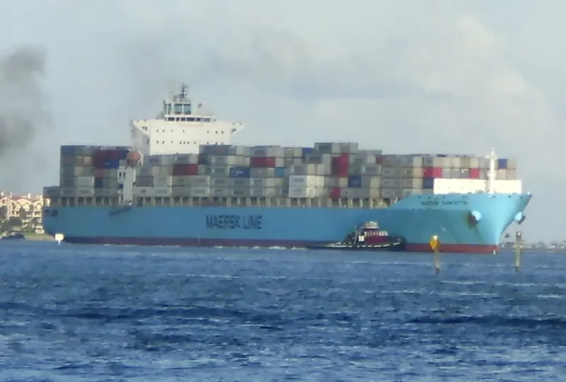MEMPHIS Container Ship IMO 9348675 photo 9