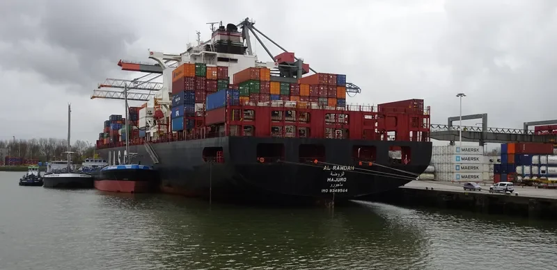 HUDSON EXPRESS Container Ship IMO 9349564 photo 6