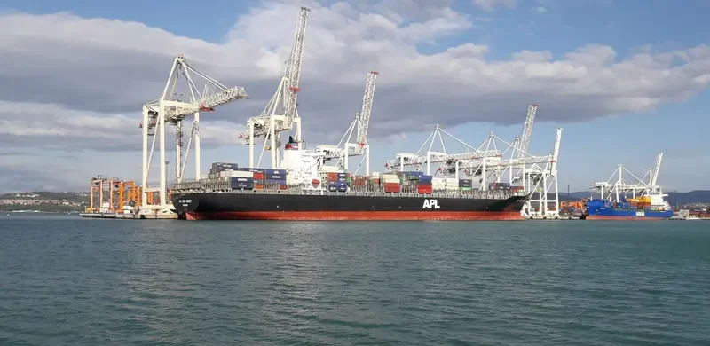 APL NEW JERSEY Container Ship IMO 9350020 photo 3