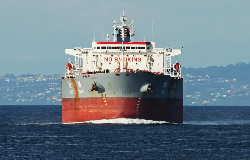 BAI LU ZHOU Tanker IMO 9350654 photo 4