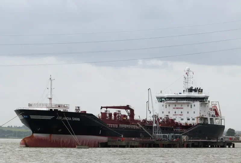 JUTLANDIA SWAN Tanker IMO 9350757 photo 2