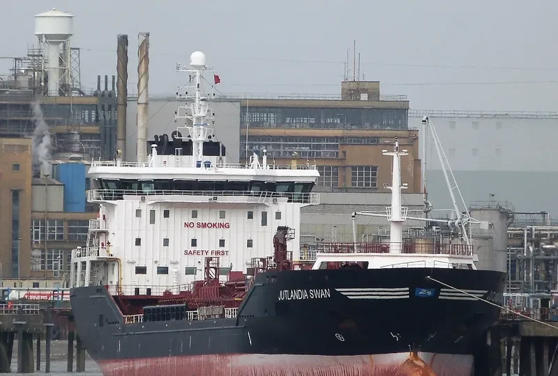 JUTLANDIA SWAN Tanker IMO 9350757 photo 3