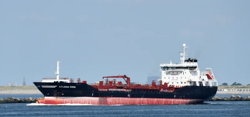JUTLANDIA SWAN Tanker IMO 9350757 photo 7