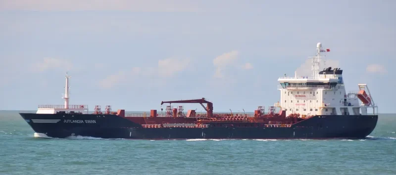 JUTLANDIA SWAN Tanker IMO 9350757 photo 8