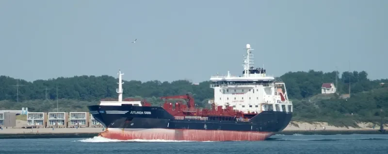 JUTLANDIA SWAN Tanker IMO 9350757 photo 9