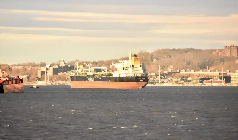 ARCTIC BREEZE Tanker IMO 9350850
