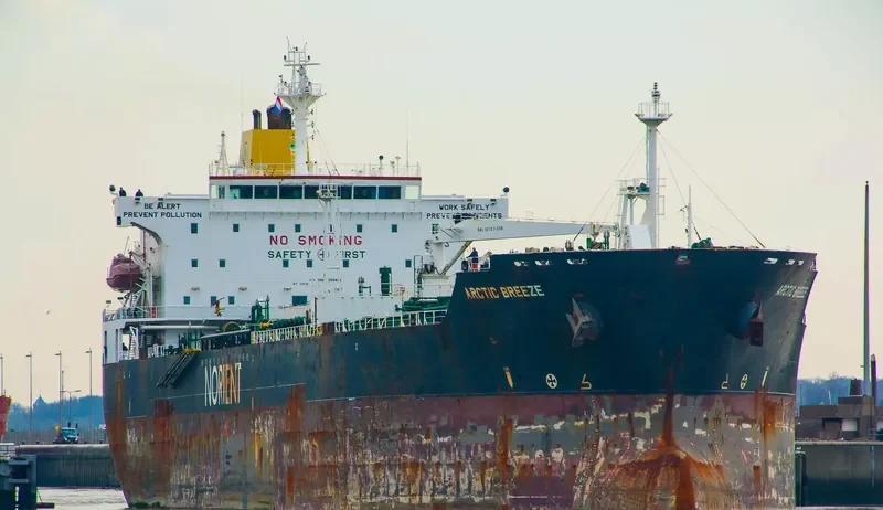 ARCTIC BREEZE Tanker IMO 9350850 photo 8
